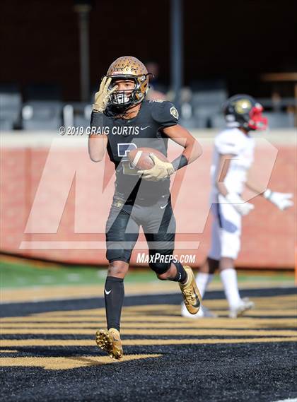 Thumbnail 1 in Salisbury vs. Shelby (NCHSAA 2AA Final) photogallery.
