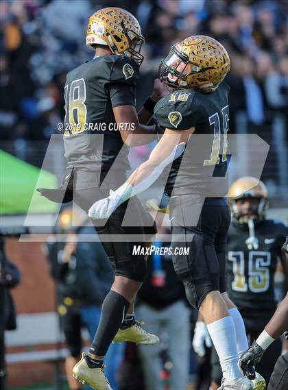 Thumbnail 2 in Salisbury vs. Shelby (NCHSAA 2AA Final) photogallery.