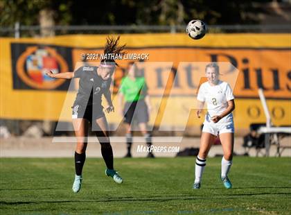 Thumbnail 2 in St. Pius X vs. Los Alamos photogallery.