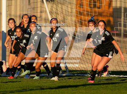 Thumbnail 2 in St. Pius X vs. Los Alamos photogallery.