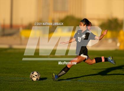 Thumbnail 2 in St. Pius X vs. Los Alamos photogallery.