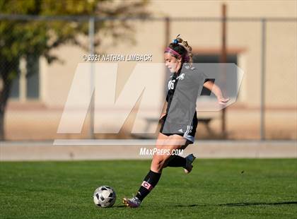 Thumbnail 2 in St. Pius X vs. Los Alamos photogallery.