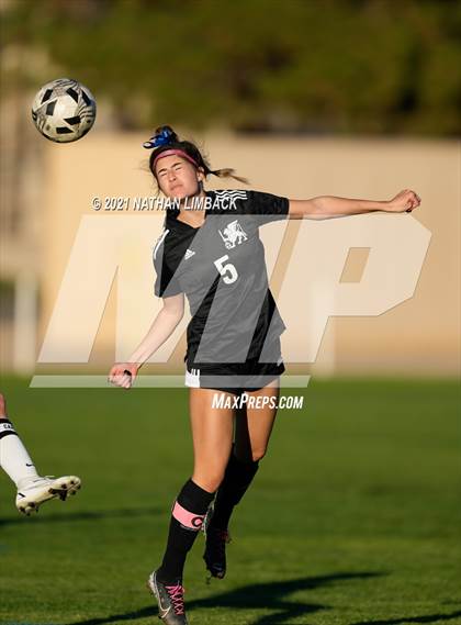 Thumbnail 3 in St. Pius X vs. Los Alamos photogallery.