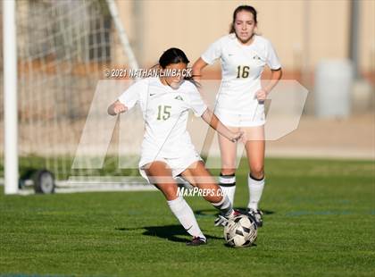 Thumbnail 2 in St. Pius X vs. Los Alamos photogallery.