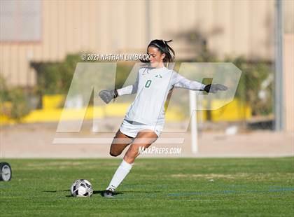 Thumbnail 3 in St. Pius X vs. Los Alamos photogallery.
