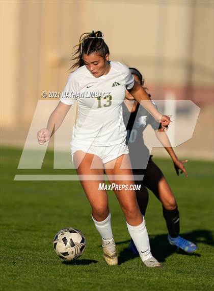 Thumbnail 2 in St. Pius X vs. Los Alamos photogallery.