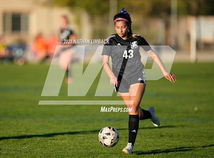 Thumbnail 3 in St. Pius X vs. Los Alamos photogallery.
