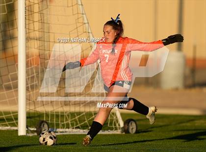 Thumbnail 3 in St. Pius X vs. Los Alamos photogallery.