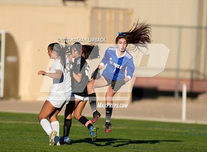 Thumbnail 3 in St. Pius X vs. Los Alamos photogallery.