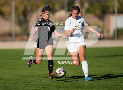 Thumbnail 2 in St. Pius X vs. Los Alamos photogallery.