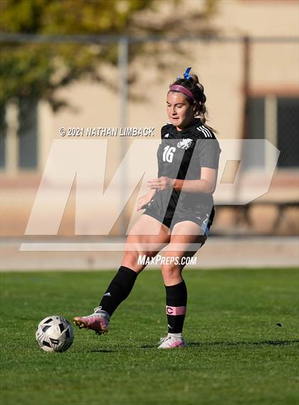 Thumbnail 3 in St. Pius X vs. Los Alamos photogallery.