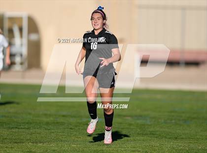 Thumbnail 2 in St. Pius X vs. Los Alamos photogallery.