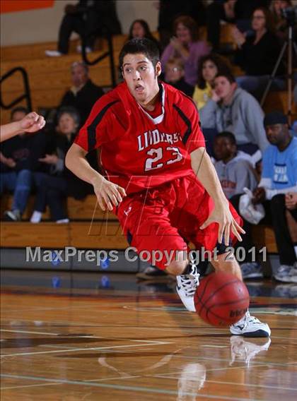 Thumbnail 2 in Elk Grove vs. Lindhurst (Run with the Pack) photogallery.