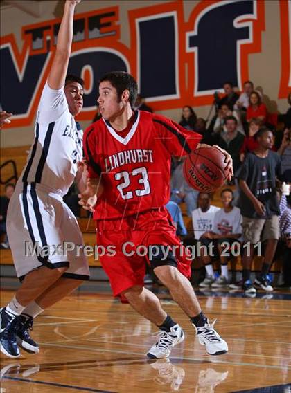 Thumbnail 3 in Elk Grove vs. Lindhurst (Run with the Pack) photogallery.