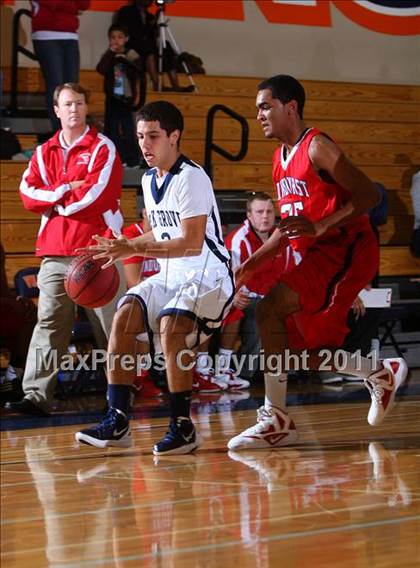 Thumbnail 2 in Elk Grove vs. Lindhurst (Run with the Pack) photogallery.