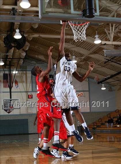Thumbnail 2 in Elk Grove vs. Lindhurst (Run with the Pack) photogallery.