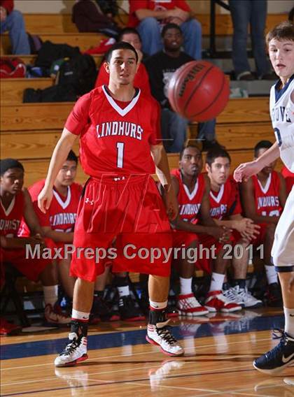 Thumbnail 1 in Elk Grove vs. Lindhurst (Run with the Pack) photogallery.