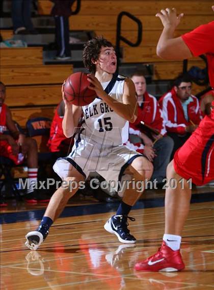 Thumbnail 3 in Elk Grove vs. Lindhurst (Run with the Pack) photogallery.
