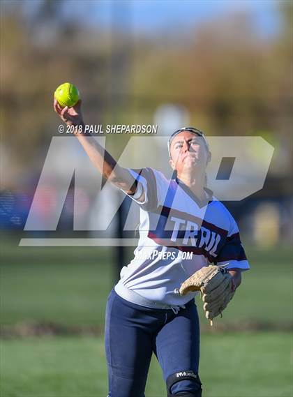 Thumbnail 2 in Loveland vs. Cherokee Trail (CHSAA 5A Semifinal Playoff) photogallery.