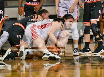 Thumbnail 2 in Sabine vs. Elysian Fields (UIL 3A Bi-District Playoff) photogallery.