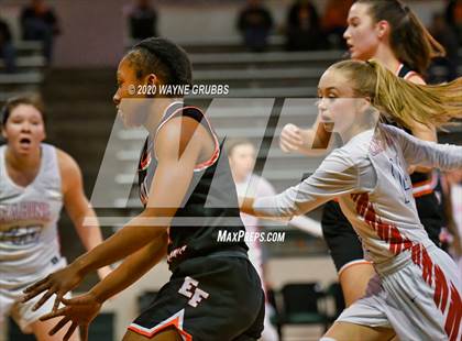 Thumbnail 1 in Sabine vs. Elysian Fields (UIL 3A Bi-District Playoff) photogallery.