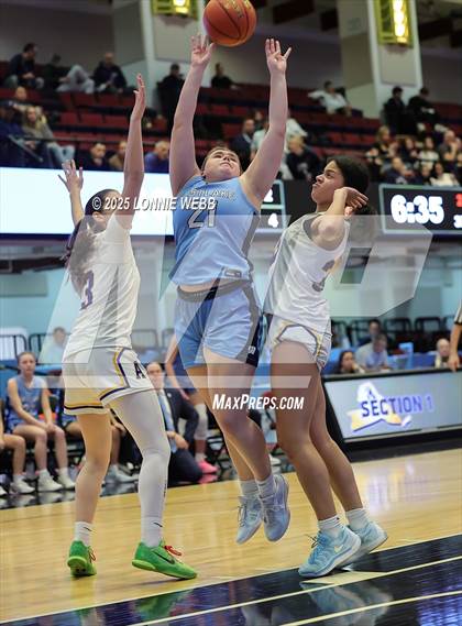 Thumbnail 2 in Ardsley vs Westlake (NYSPHSAA Section 1 Class A Semifinal) photogallery.