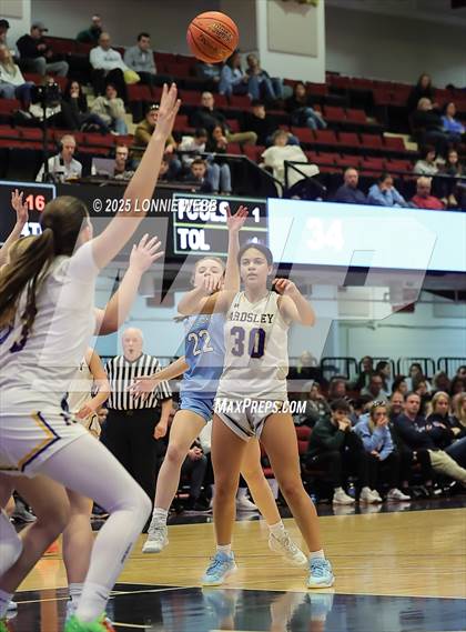 Thumbnail 3 in Ardsley vs Westlake (NYSPHSAA Section 1 Class A Semifinal) photogallery.