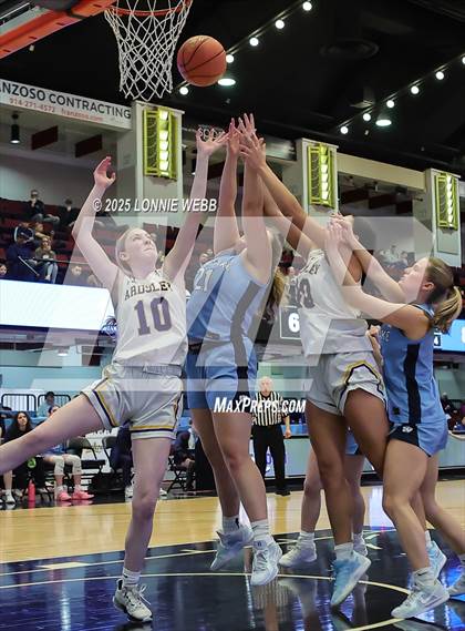 Thumbnail 3 in Ardsley vs Westlake (NYSPHSAA Section 1 Class A Semifinal) photogallery.