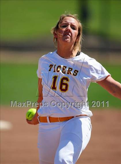 Thumbnail 2 in Los Banos vs. Sierra (CIF SJS D4 Final) photogallery.