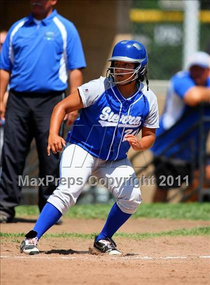 Thumbnail 3 in Los Banos vs. Sierra (CIF SJS D4 Final) photogallery.
