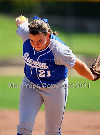 Thumbnail 1 in Los Banos vs. Sierra (CIF SJS D4 Final) photogallery.