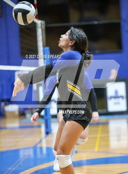 Thumbnail 2 in St. John Lutheran vs. First Baptist Christian Academy photogallery.