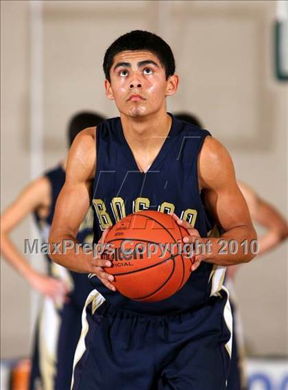 Thumbnail 3 in Dominguez vs. St. John Bosco (Pangos Dream Classic) photogallery.