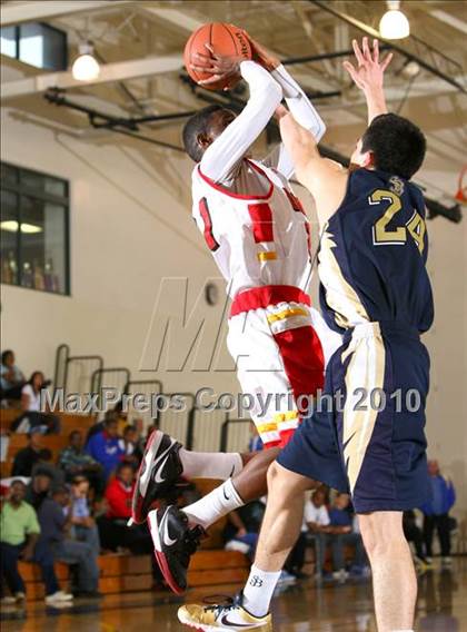 Thumbnail 3 in Dominguez vs. St. John Bosco (Pangos Dream Classic) photogallery.