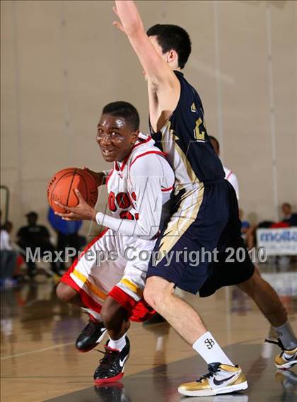 Thumbnail 2 in Dominguez vs. St. John Bosco (Pangos Dream Classic) photogallery.