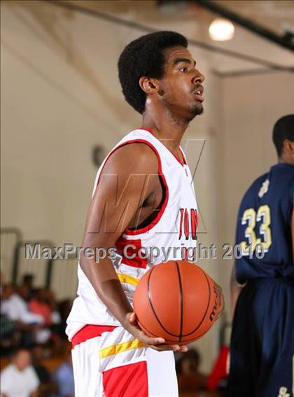 Thumbnail 1 in Dominguez vs. St. John Bosco (Pangos Dream Classic) photogallery.
