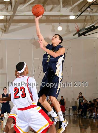 Thumbnail 2 in Dominguez vs. St. John Bosco (Pangos Dream Classic) photogallery.