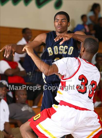 Thumbnail 2 in Dominguez vs. St. John Bosco (Pangos Dream Classic) photogallery.