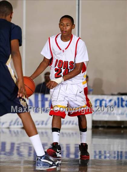 Thumbnail 2 in Dominguez vs. St. John Bosco (Pangos Dream Classic) photogallery.