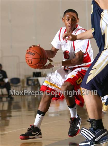 Thumbnail 3 in Dominguez vs. St. John Bosco (Pangos Dream Classic) photogallery.