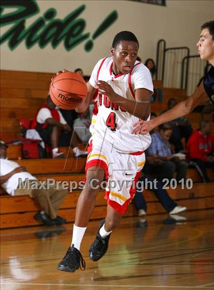 Thumbnail 3 in Dominguez vs. St. John Bosco (Pangos Dream Classic) photogallery.