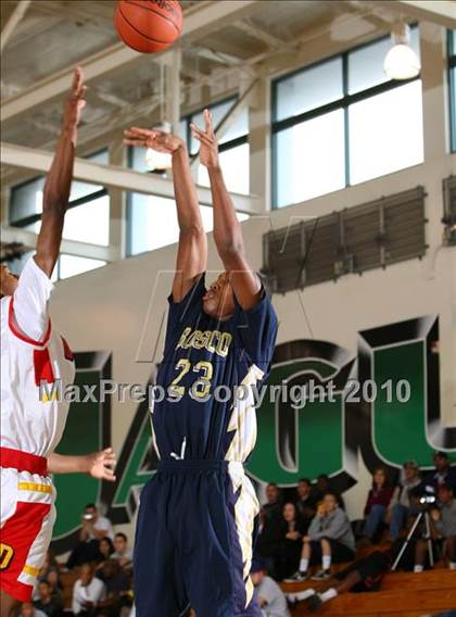 Thumbnail 3 in Dominguez vs. St. John Bosco (Pangos Dream Classic) photogallery.