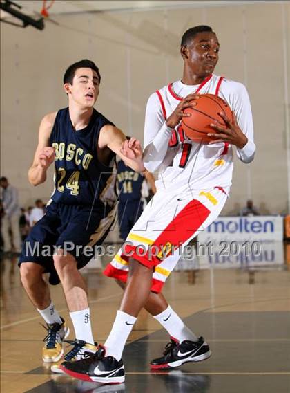 Thumbnail 2 in Dominguez vs. St. John Bosco (Pangos Dream Classic) photogallery.
