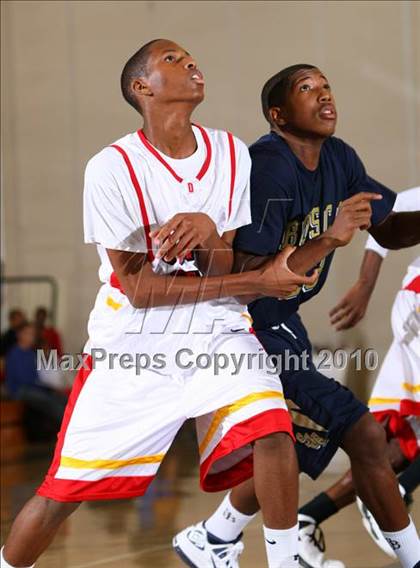 Thumbnail 3 in Dominguez vs. St. John Bosco (Pangos Dream Classic) photogallery.