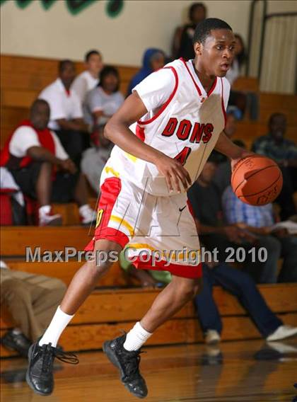 Thumbnail 2 in Dominguez vs. St. John Bosco (Pangos Dream Classic) photogallery.