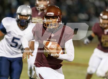 Thumbnail 3 in Valley Christian vs. Silverado (CIF Southern Section D9 Final) photogallery.