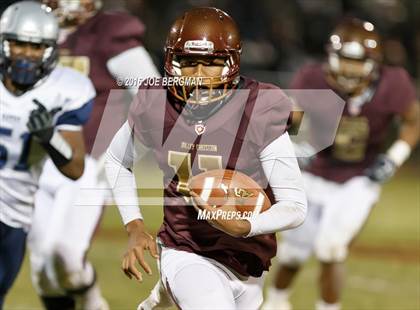 Thumbnail 2 in Valley Christian vs. Silverado (CIF Southern Section D9 Final) photogallery.