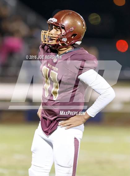 Thumbnail 3 in Valley Christian vs. Silverado (CIF Southern Section D9 Final) photogallery.