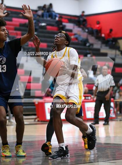 Thumbnail 2 in Eisenhower vs. West Orange-Stark photogallery.