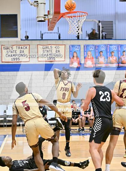 Thumbnail 1 in St. Petersburg vs Florida State University High photogallery.